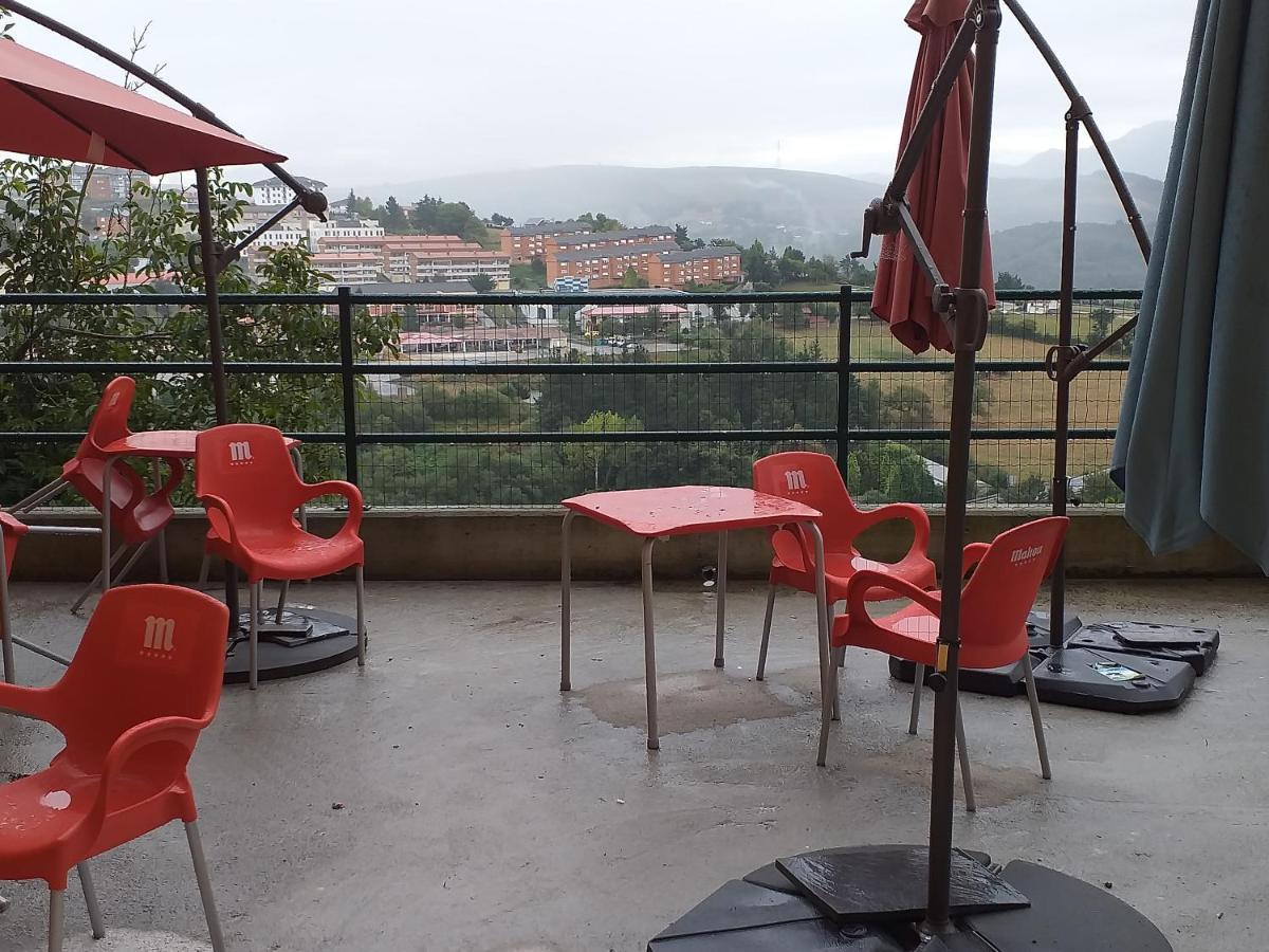 Albergue La Plaza Tineo Exterior foto